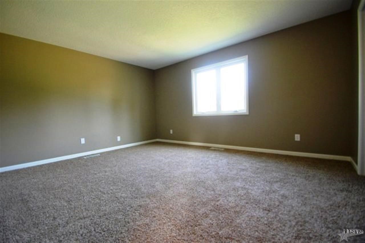 8807 Amberly Dr, New Haven, IN 46774 photo 23