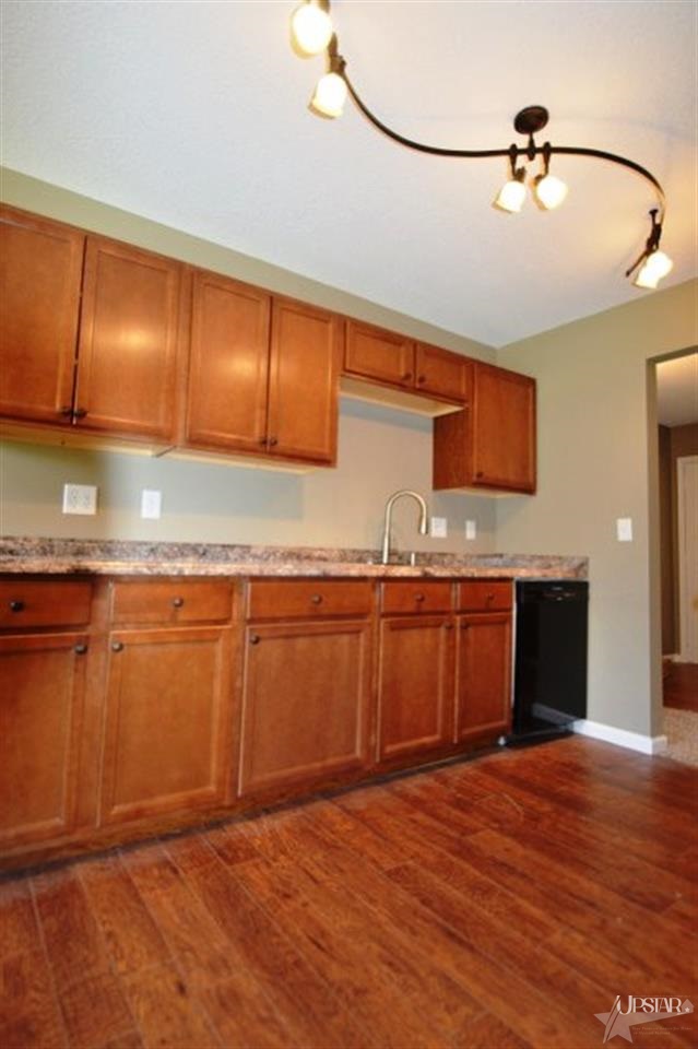 8807 Amberly Dr, New Haven, IN 46774 photo 13