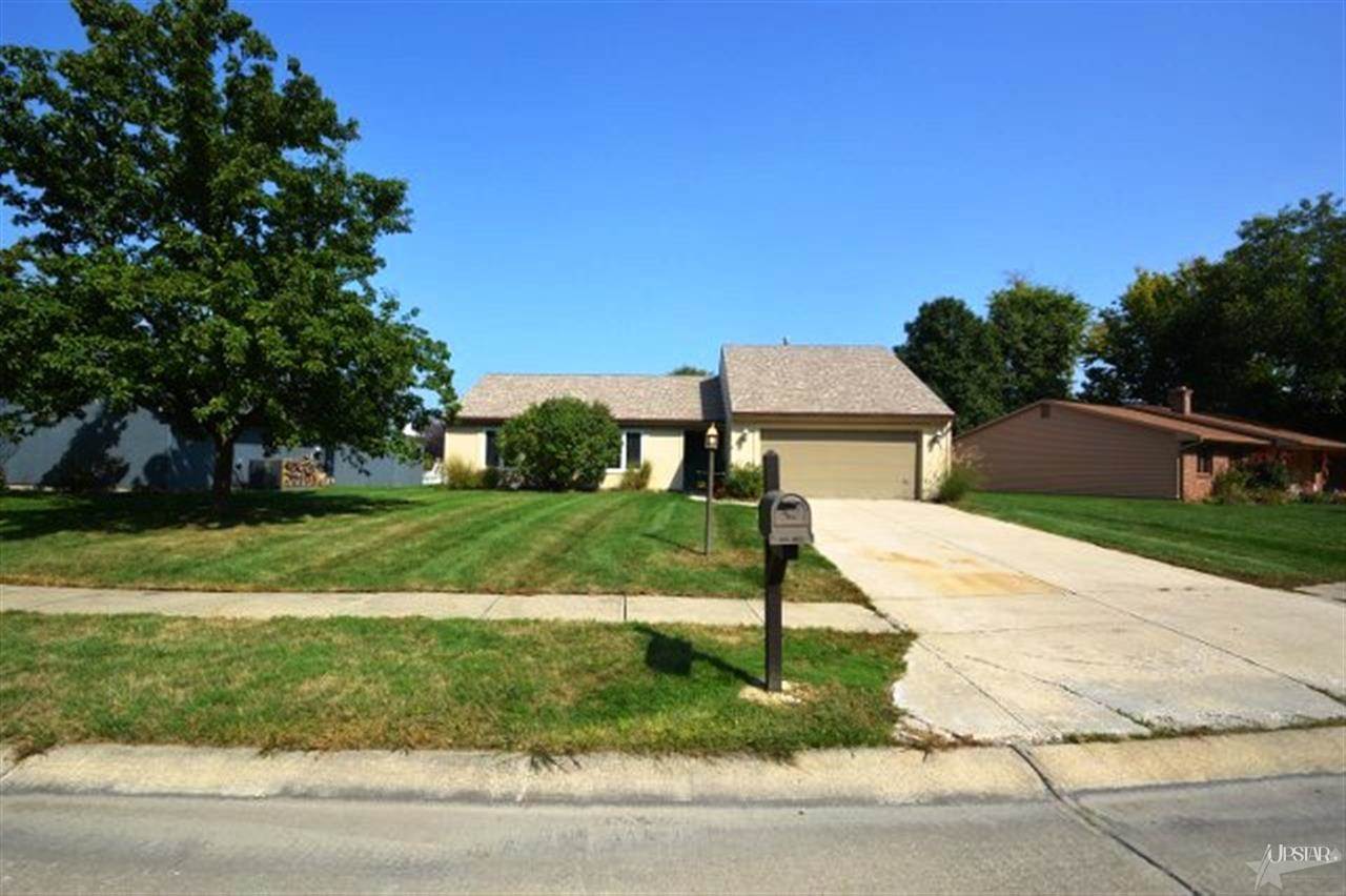 8807 Amberly Dr, New Haven, IN 46774 photo 2
