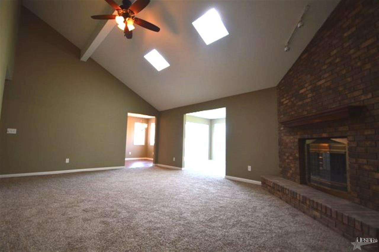 8807 Amberly Dr, New Haven, IN 46774 photo 6