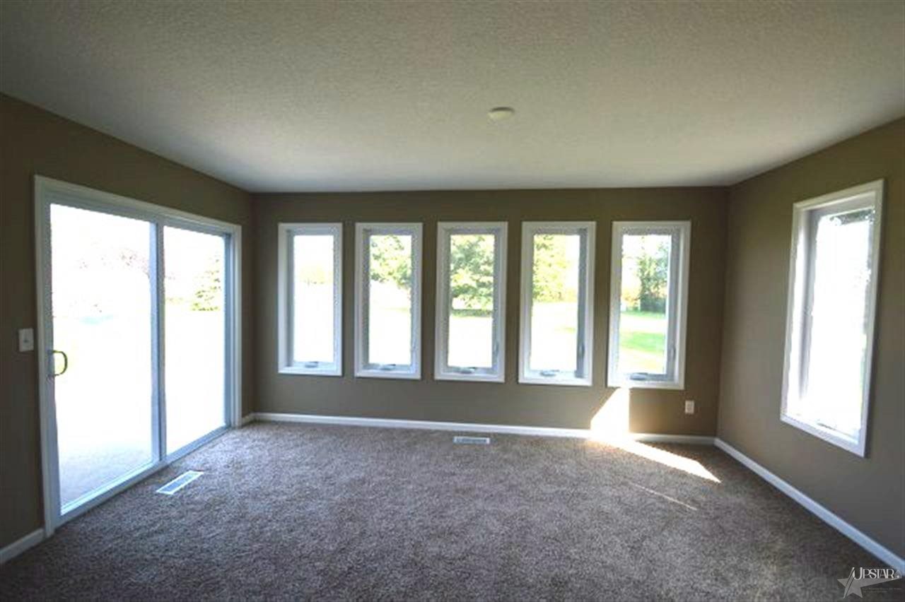 8807 Amberly Dr, New Haven, IN 46774 photo 8