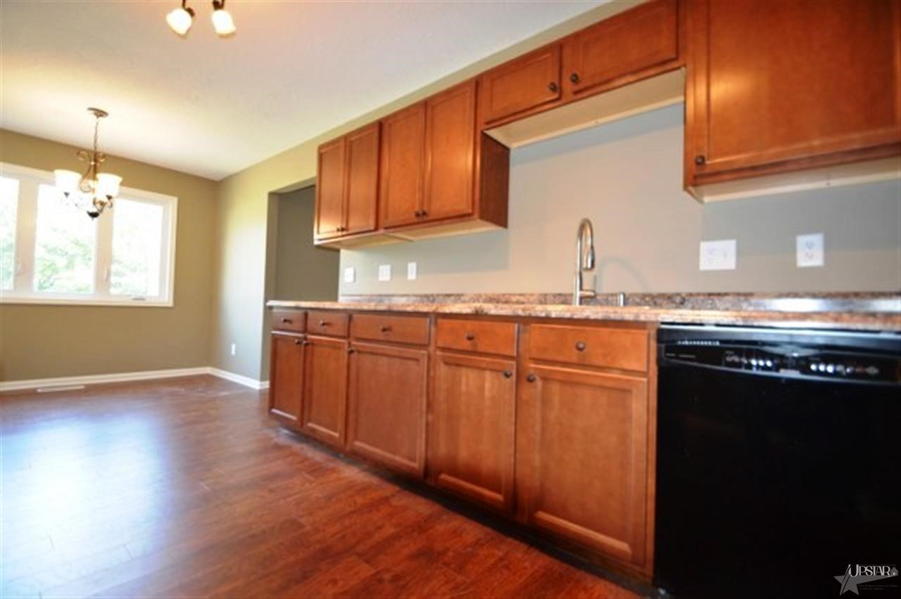 8807 Amberly Dr, New Haven, IN 46774 photo 12
