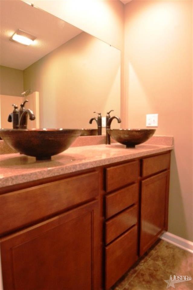 8807 Amberly Dr, New Haven, IN 46774 photo 24