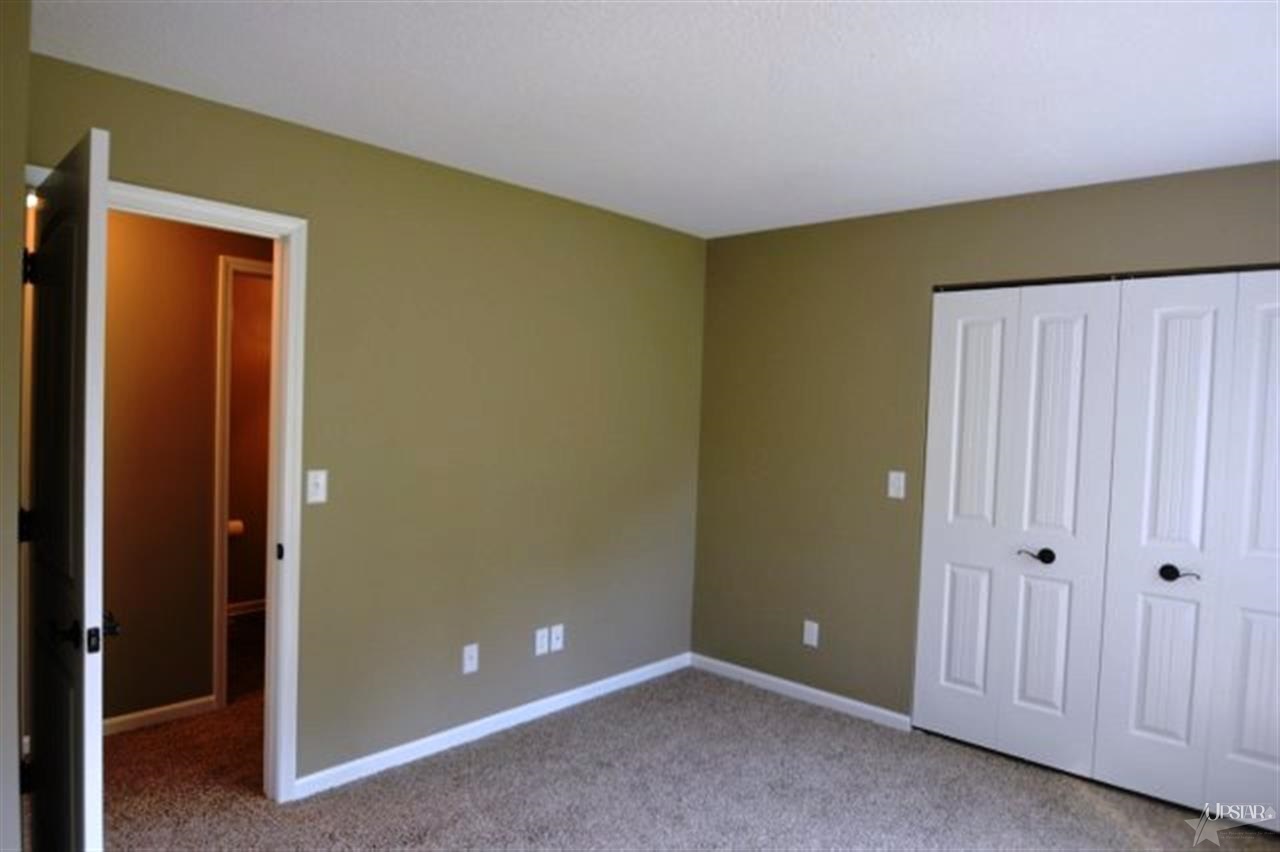 8807 Amberly Dr, New Haven, IN 46774 photo 19