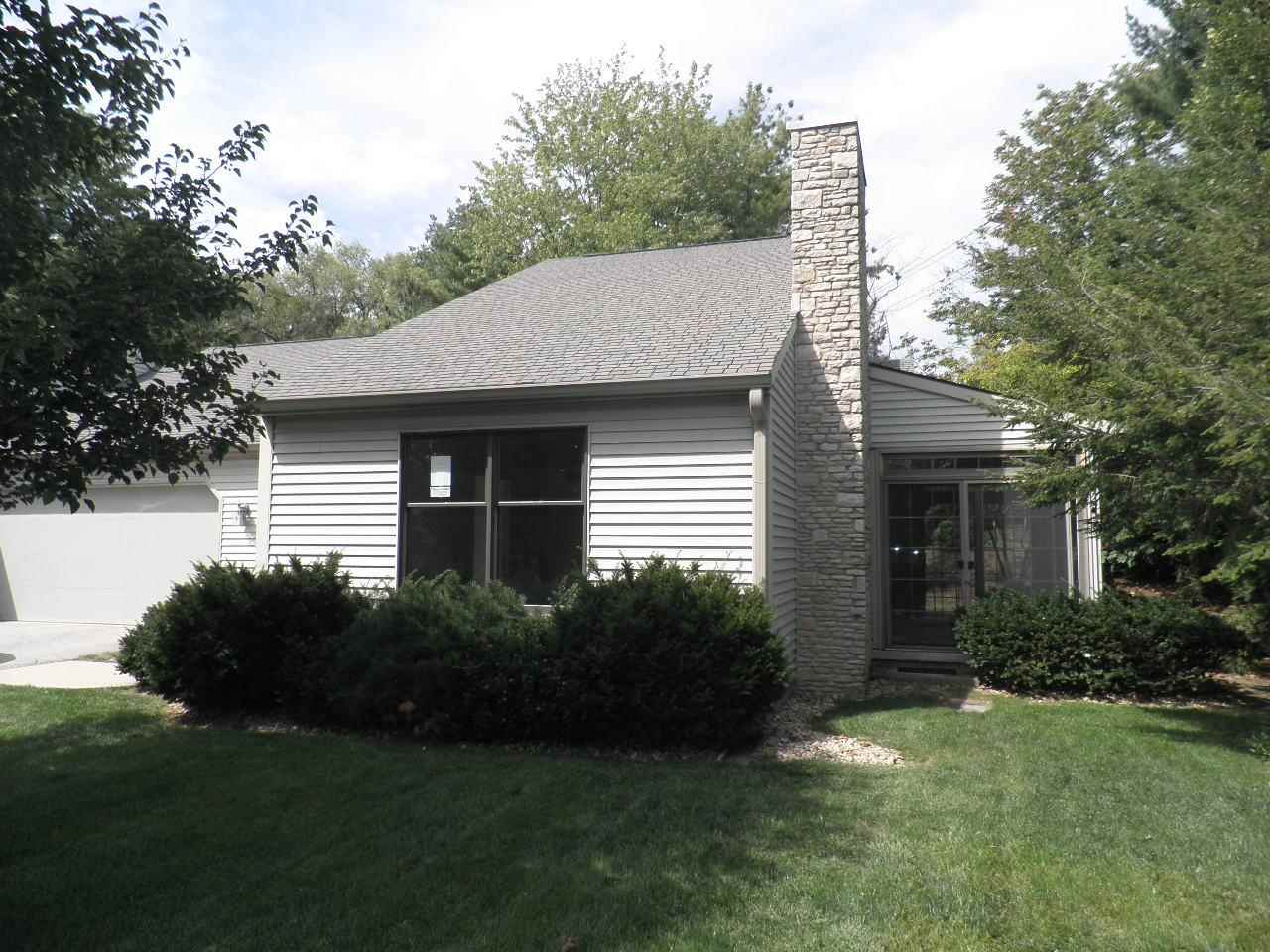 2212 E Cape Cod Dr, Bloomington, IN 47401 photo 2