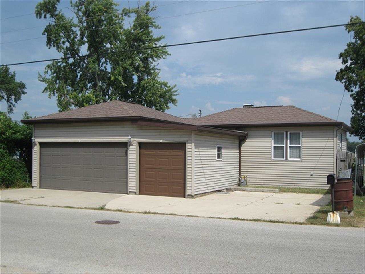 23047 Heaton Vis, Elkhart, IN 46514 photo 1