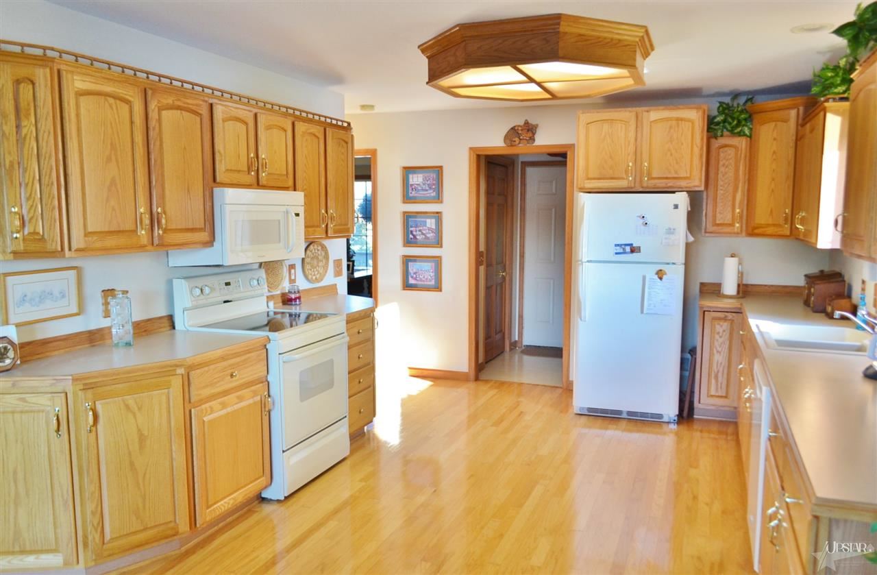 13425 Lake Hill Dr, Fort Wayne, IN 46845 photo 8