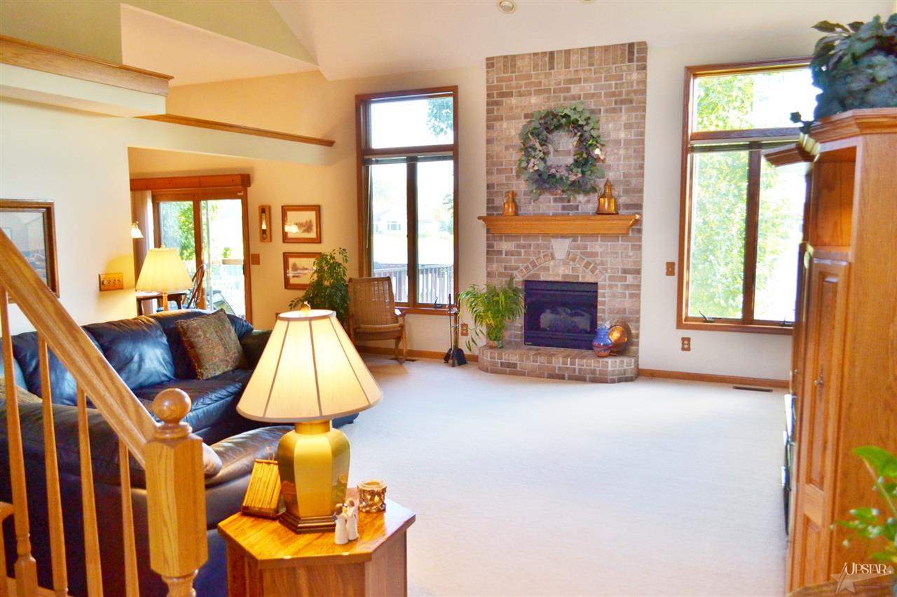 13425 Lake Hill Dr, Fort Wayne, IN 46845 photo 4
