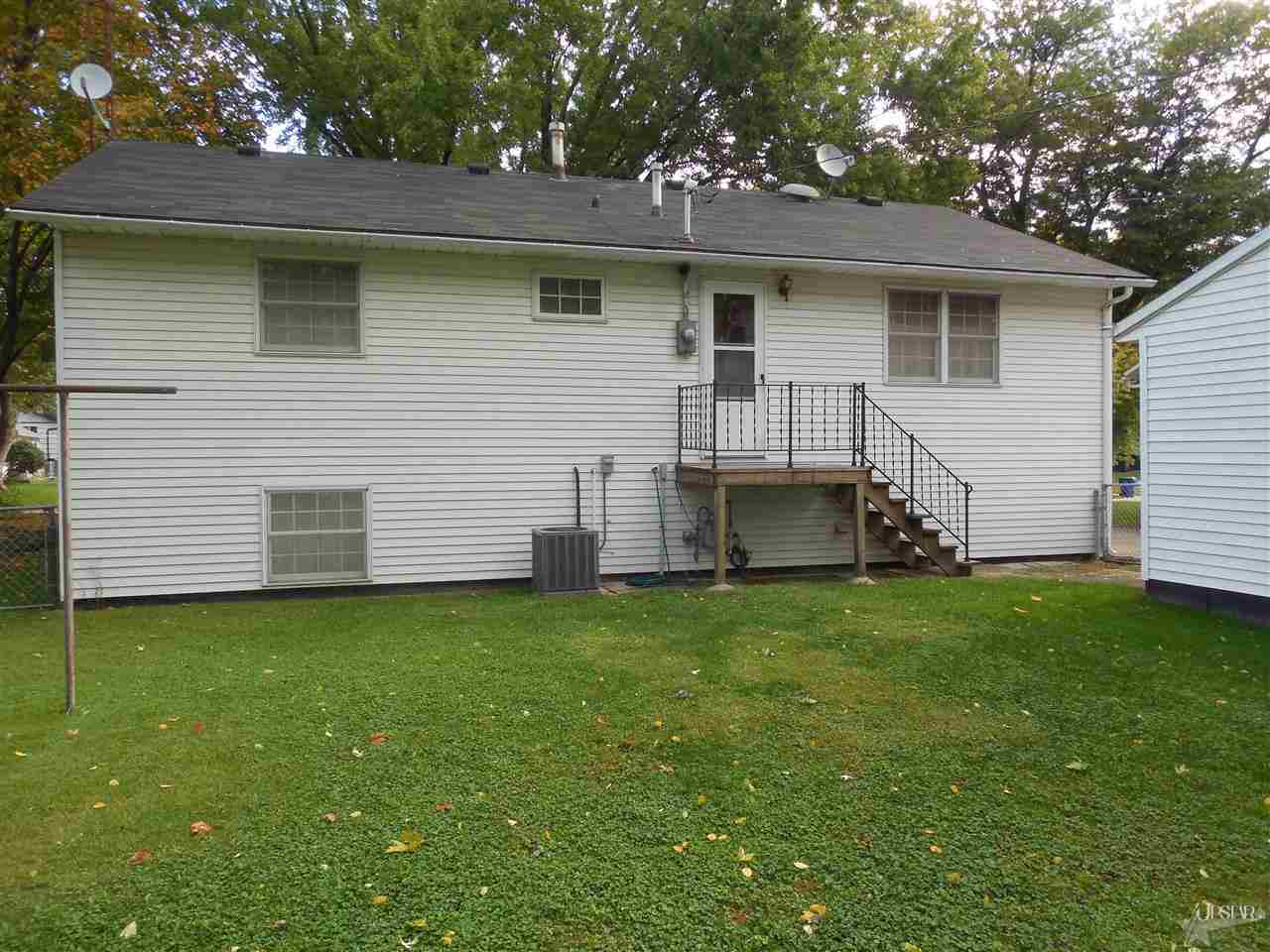 1416 Asbury Dr, New Haven, IN 46774 photo 2