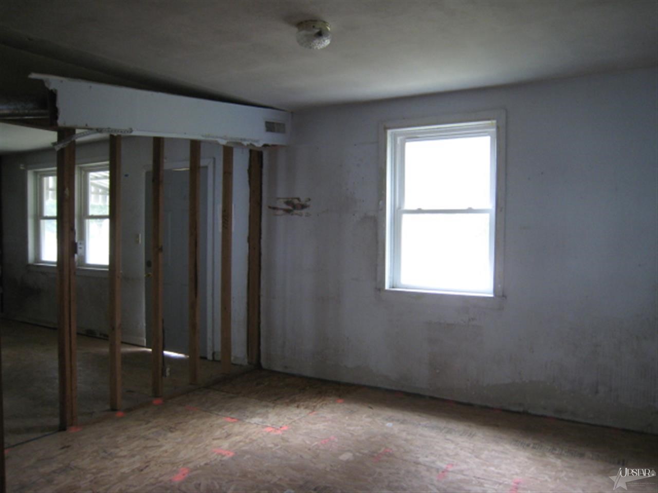 915 E Paulding Rd, Fort Wayne, IN 46816 photo 3