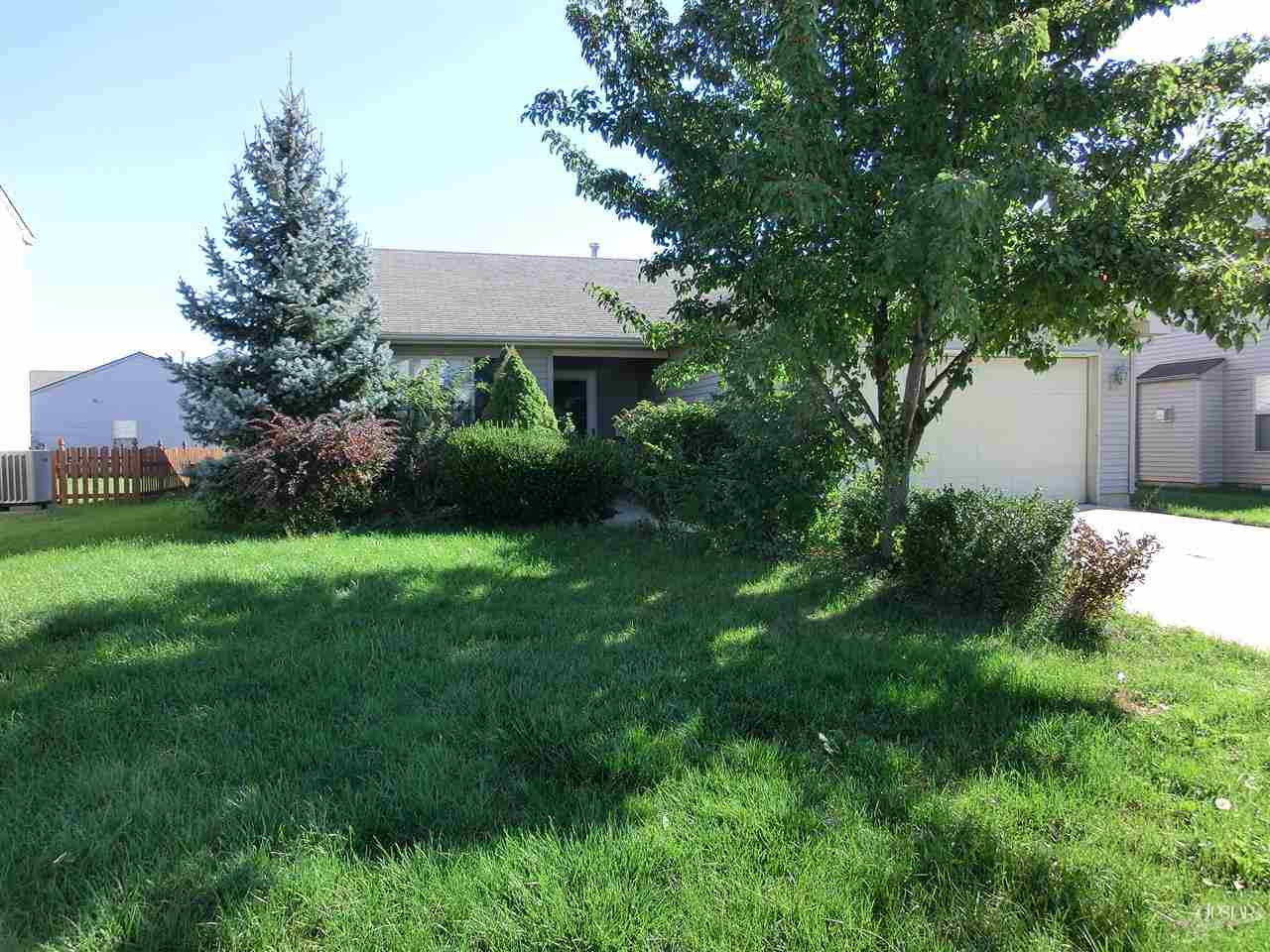 7922 Claridge Pl, Fort Wayne, IN 46825 photo 1