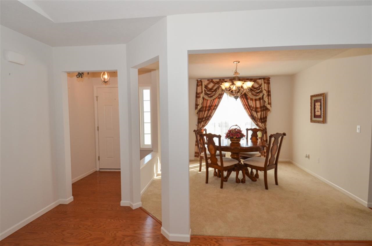 18480 Madrid Ct, South Bend, IN 46637 photo 2