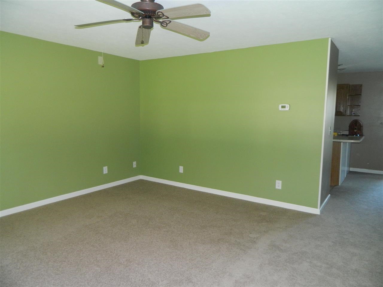 493 W Woodland Dr, Warsaw, IN 46582 photo 2