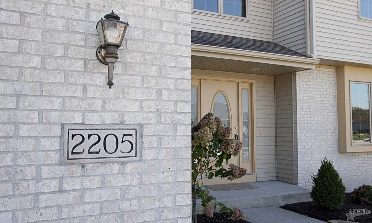 2205 Perry Trl, Fort Wayne, IN 46818 photo 3