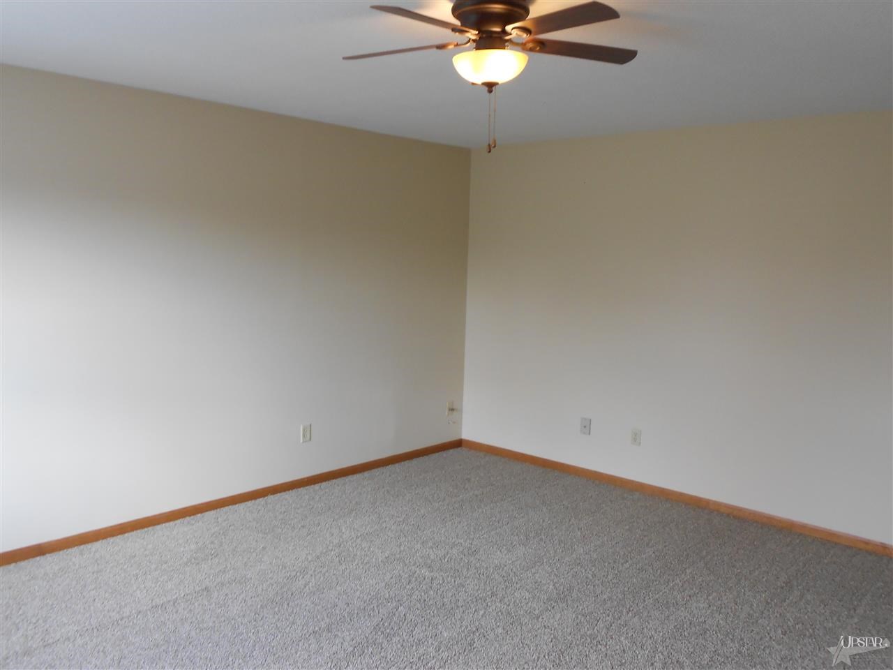 893 S Redstone Ct, Columbia City, IN 46725 photo 2