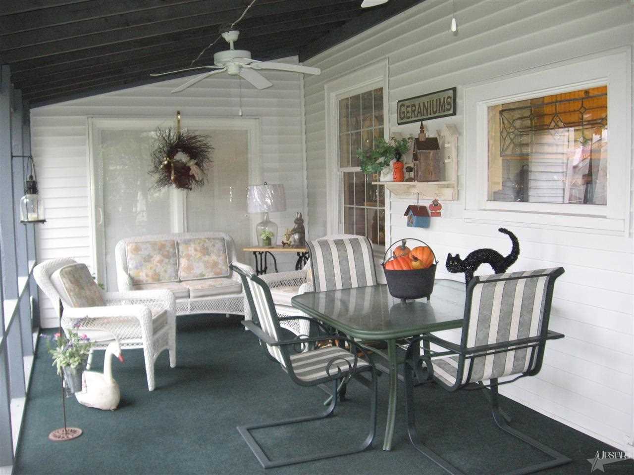 202 N Main St, South Whitley, IN 46787 photo 2
