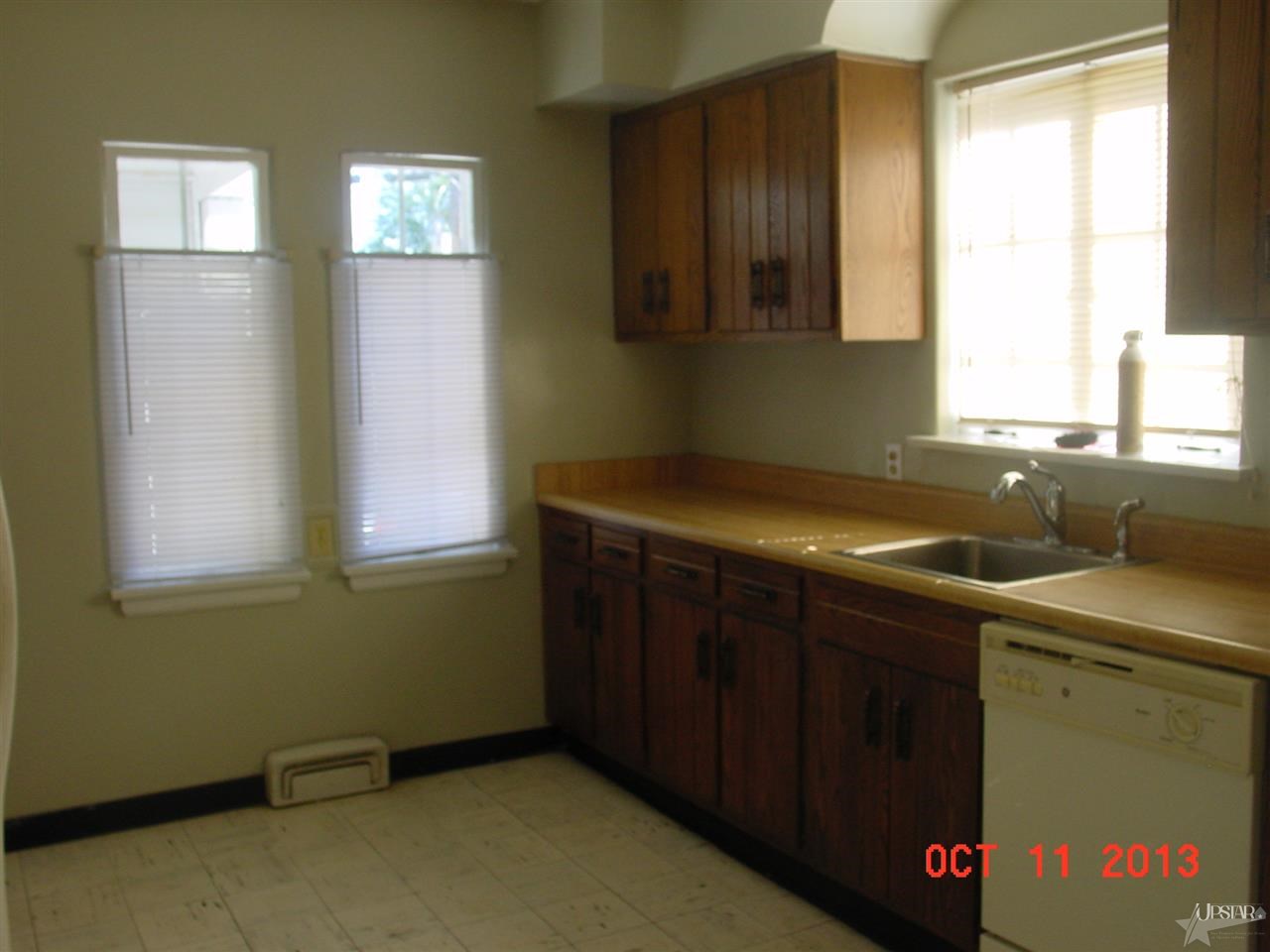 303 E Sherwood Ter, Fort Wayne, IN 46806 photo 8