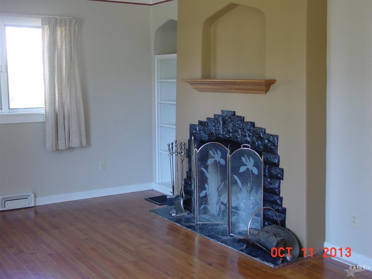 303 E Sherwood Ter, Fort Wayne, IN 46806 photo 3