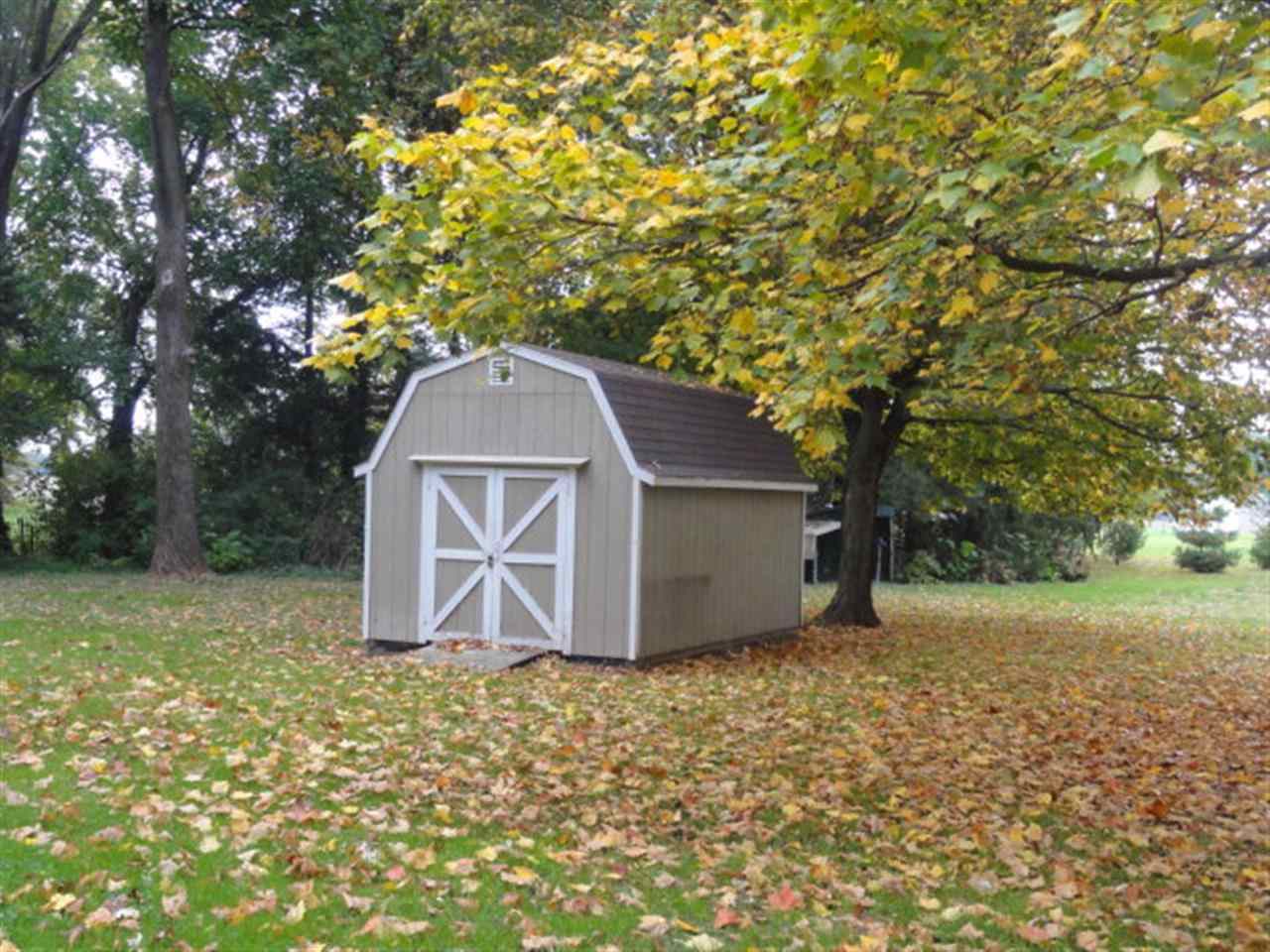 667 N Water St, Camden, IN 46917 photo 4