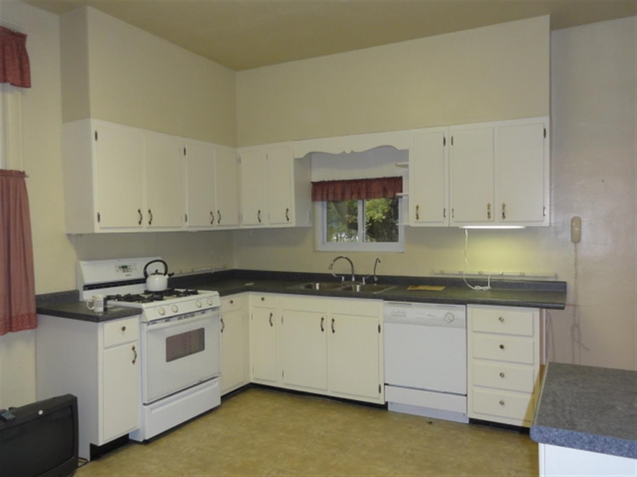 667 N Water St, Camden, IN 46917 photo 6