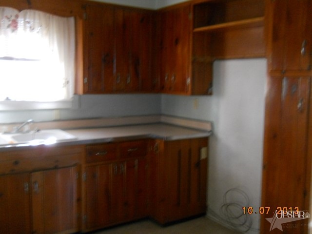 740 Elm St, Huntington, IN 46750 photo 3