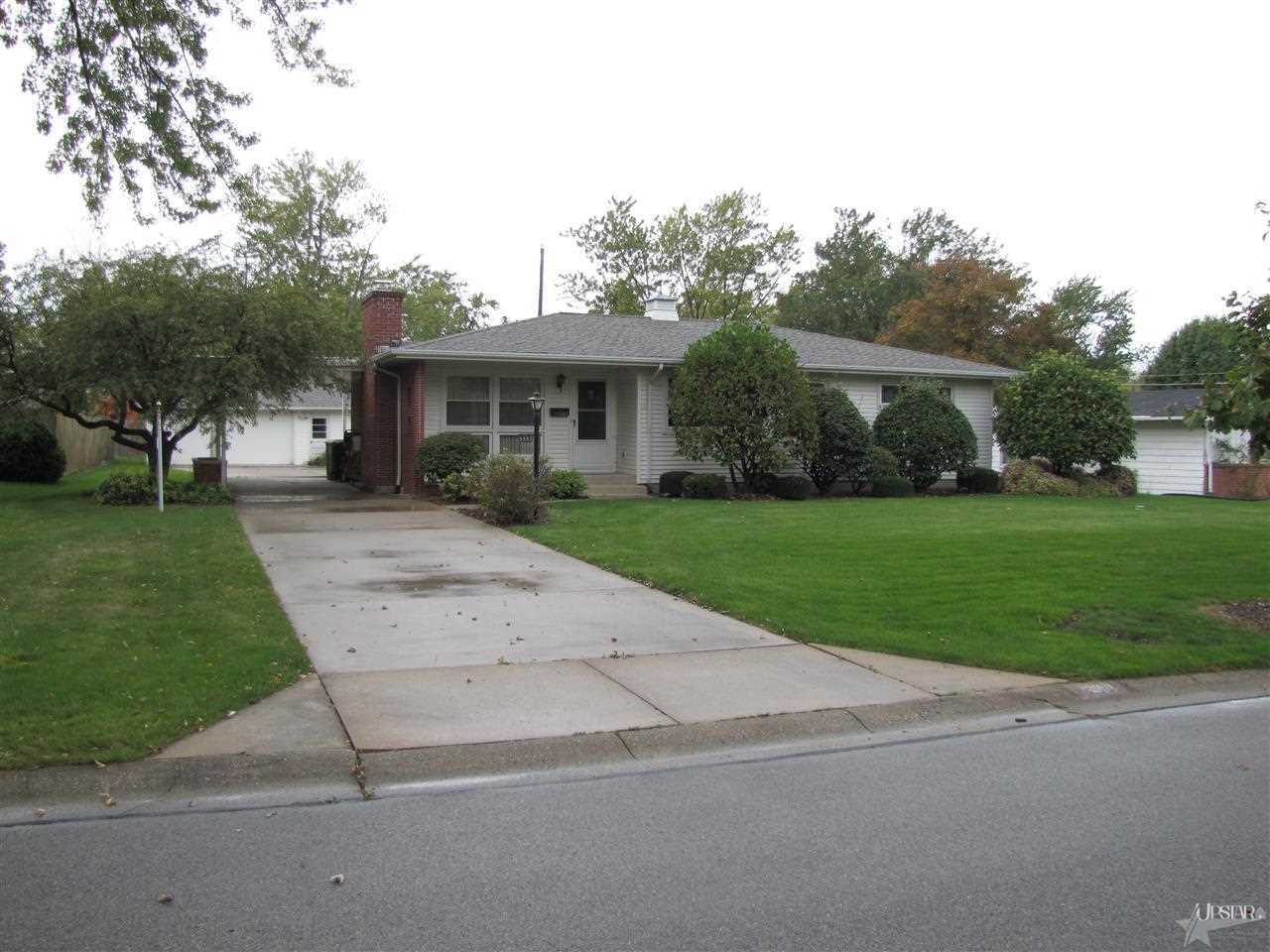 3503 Chancellor Dr, Fort Wayne, IN 46815 photo 2
