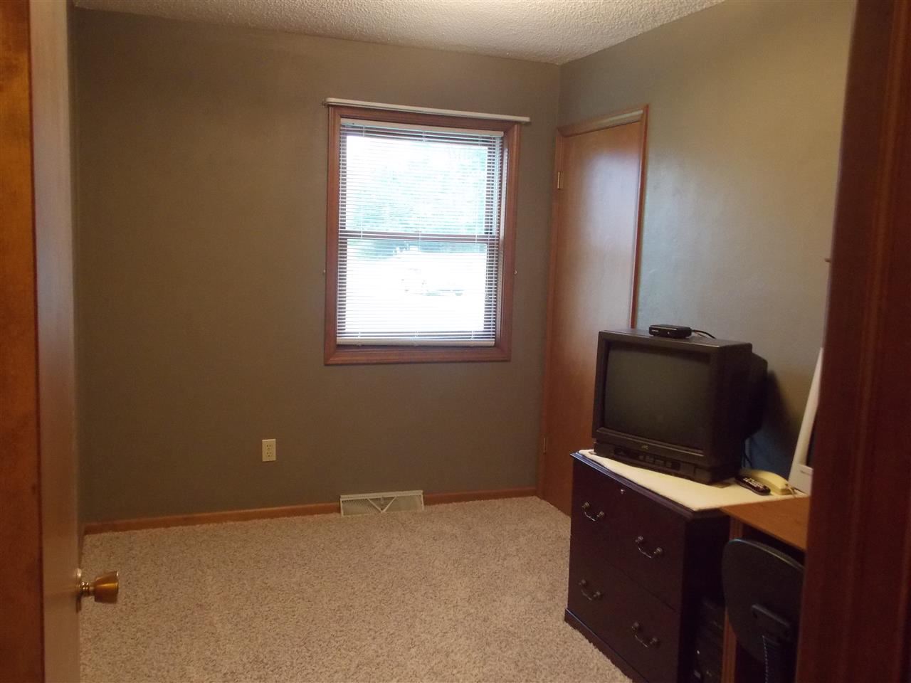 22968 Gary Dr, Goshen, IN 46528 photo 18