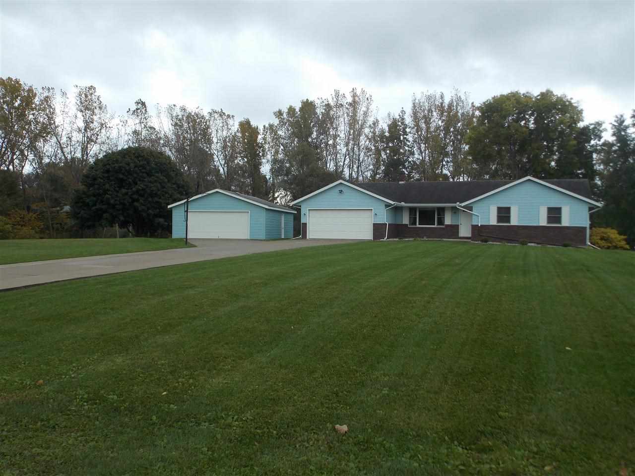 22968 Gary Dr, Goshen, IN 46528 photo 1