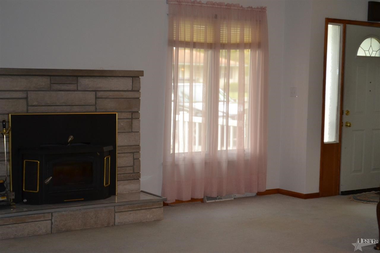 4920 Woodway Dr, Fort Wayne, IN 46835 photo 4