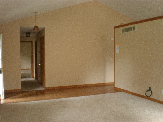 57756 Pendleton Dr, Elkhart, IN 46517 photo 3