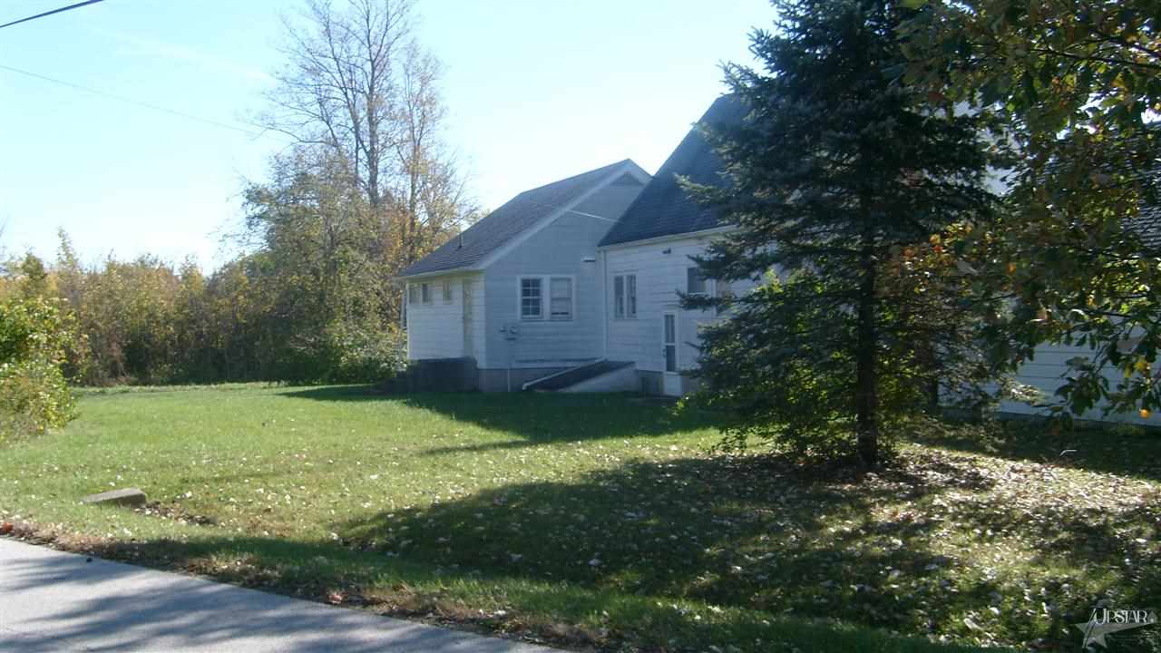 1559 N Shutt Hill Rd, Huntington, IN 46750 photo 2