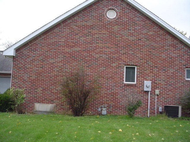 600 E Nokomis Dr, Syracuse, IN 46567 photo 2
