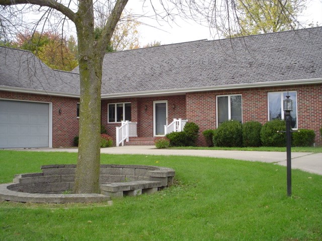 600 E Nokomis Dr, Syracuse, IN 46567 photo 9