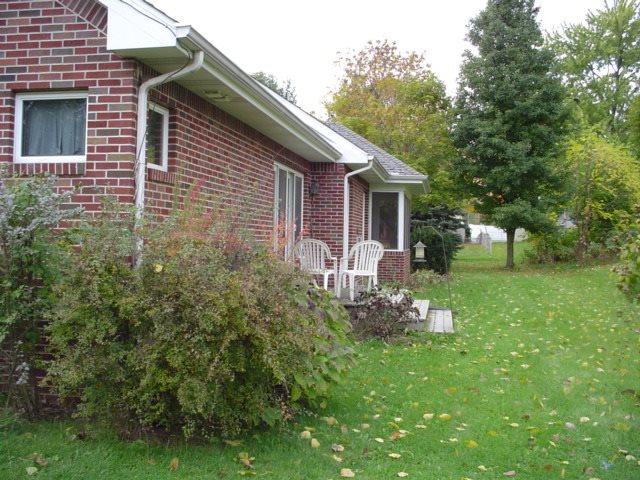 600 E Nokomis Dr, Syracuse, IN 46567 photo 3