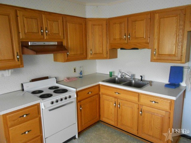 502 N Walnut St, Columbia City, IN 46725 photo 4