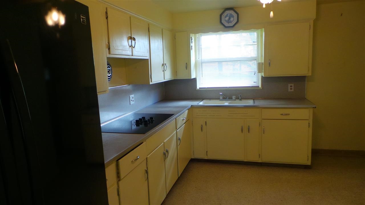 28688 Schwalm Dr, Elkhart, IN 46517 photo 5