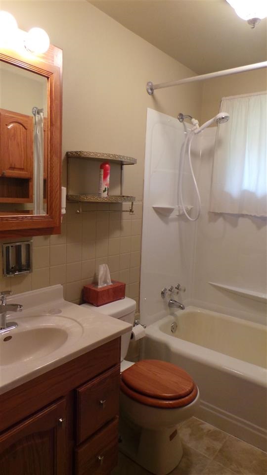 28688 Schwalm Dr, Elkhart, IN 46517 photo 9