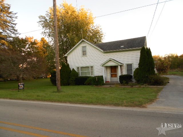 2059 Riverside Dr, Huntington, IN 46750 photo 2
