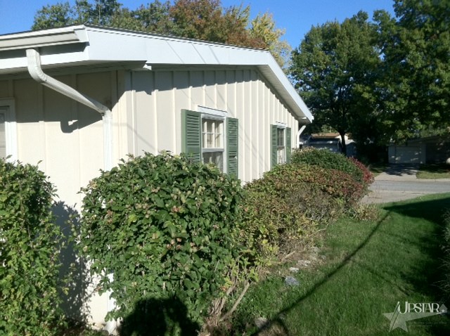 209 W Crown Ln, Fort Wayne, IN 46807 photo 8