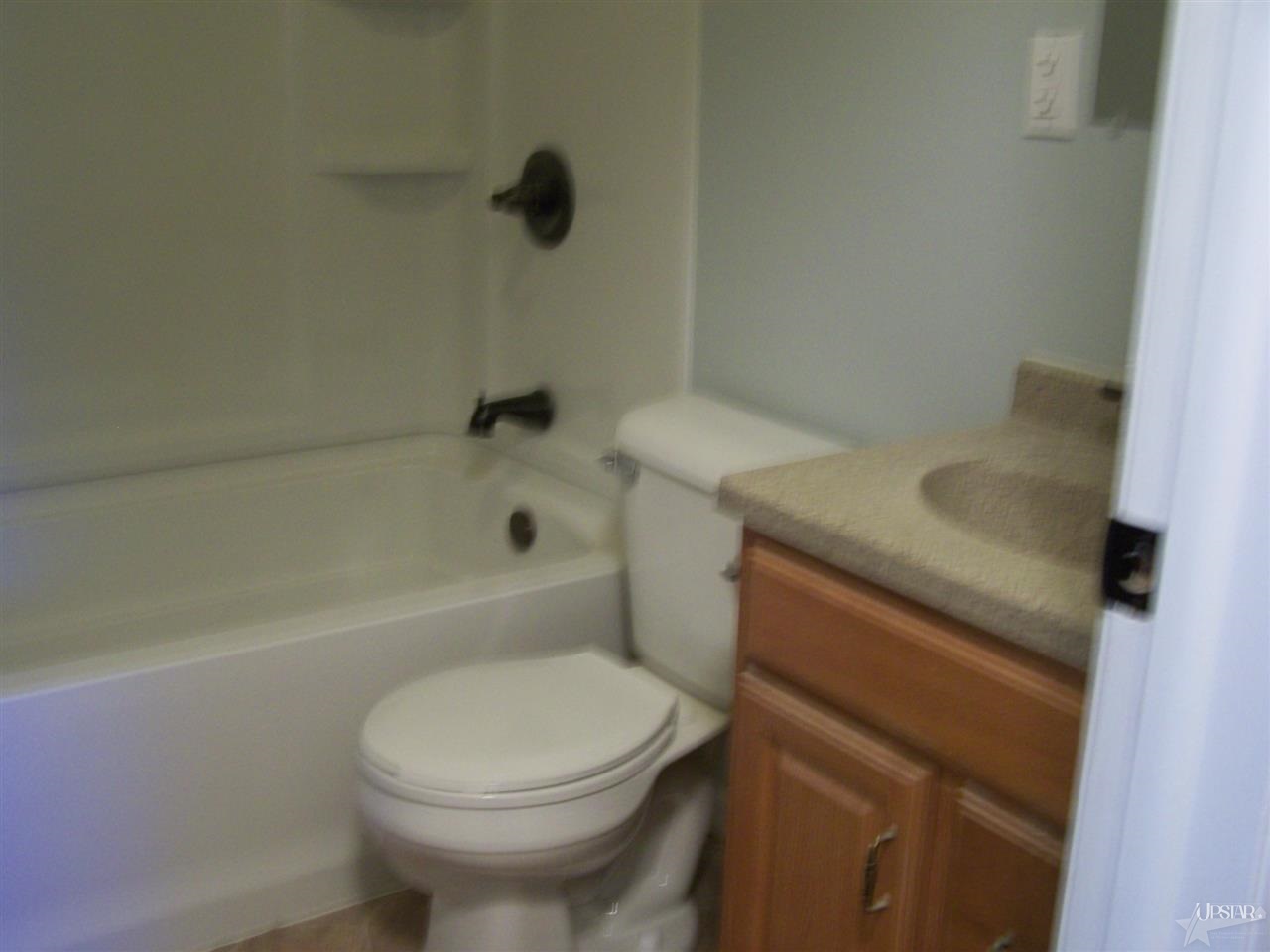 709 Elm St, Decatur, IN 46733 photo 5