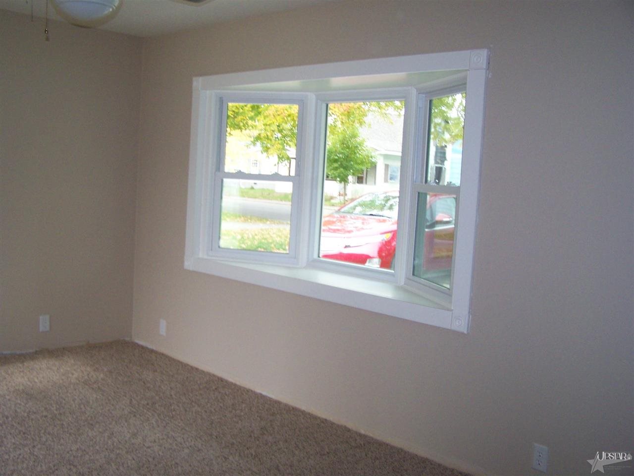 709 Elm St, Decatur, IN 46733 photo 3