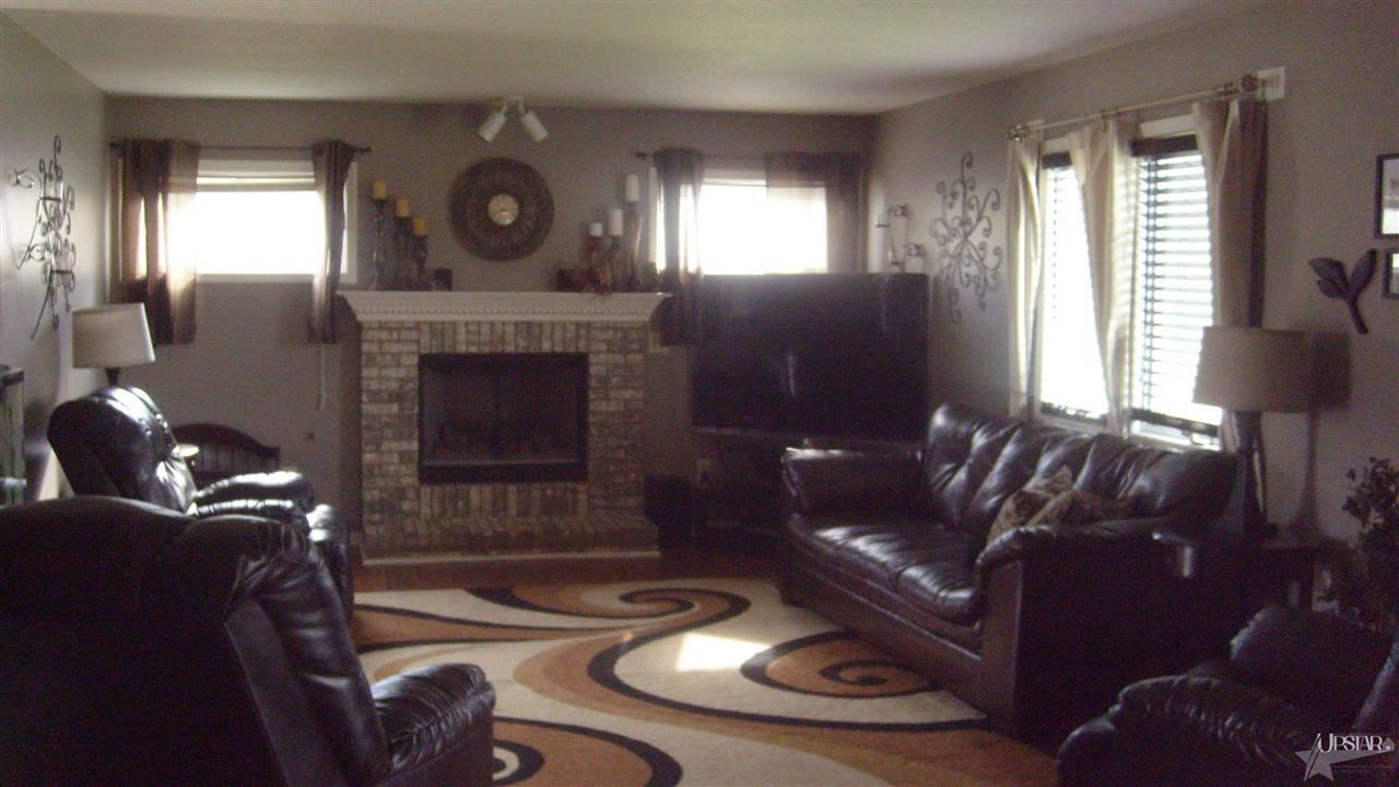 1939 Archangel, Huntington, IN 46750 photo 2