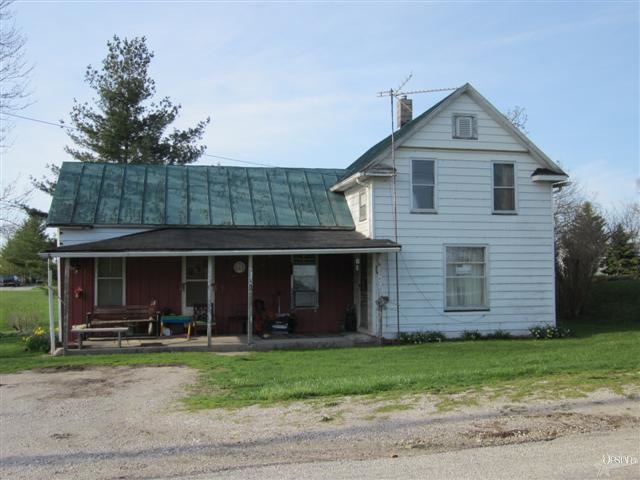610 W Hazel St, Albion, IN 46701 photo 1