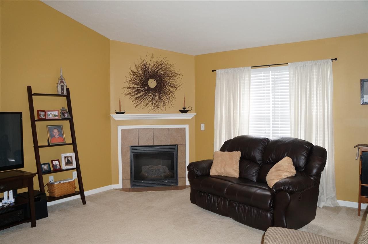 3045 N Cantlin Dr, Bloomington, IN 47404 photo 2
