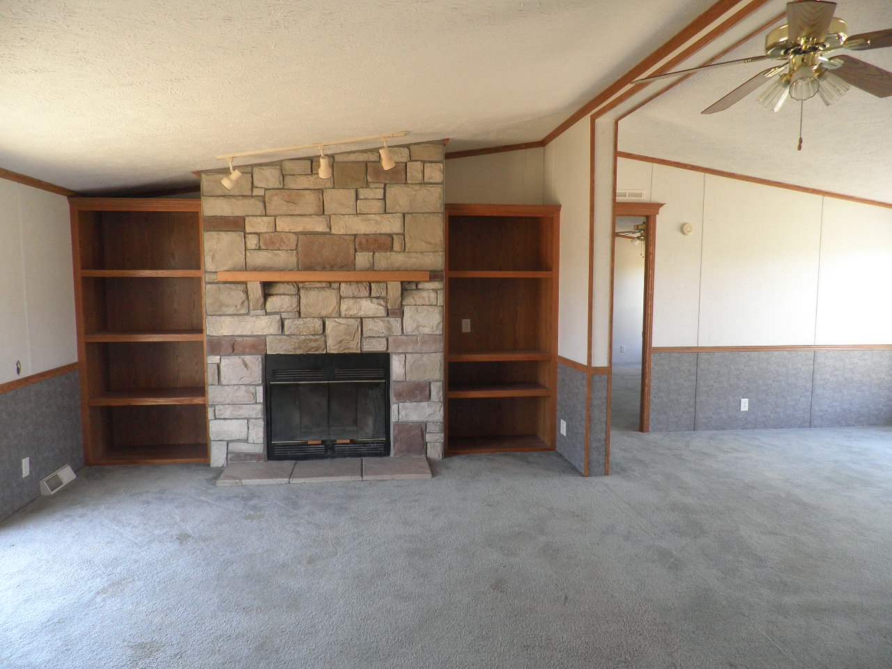 520 SE 12th St, Linton, IN 47441 photo 3