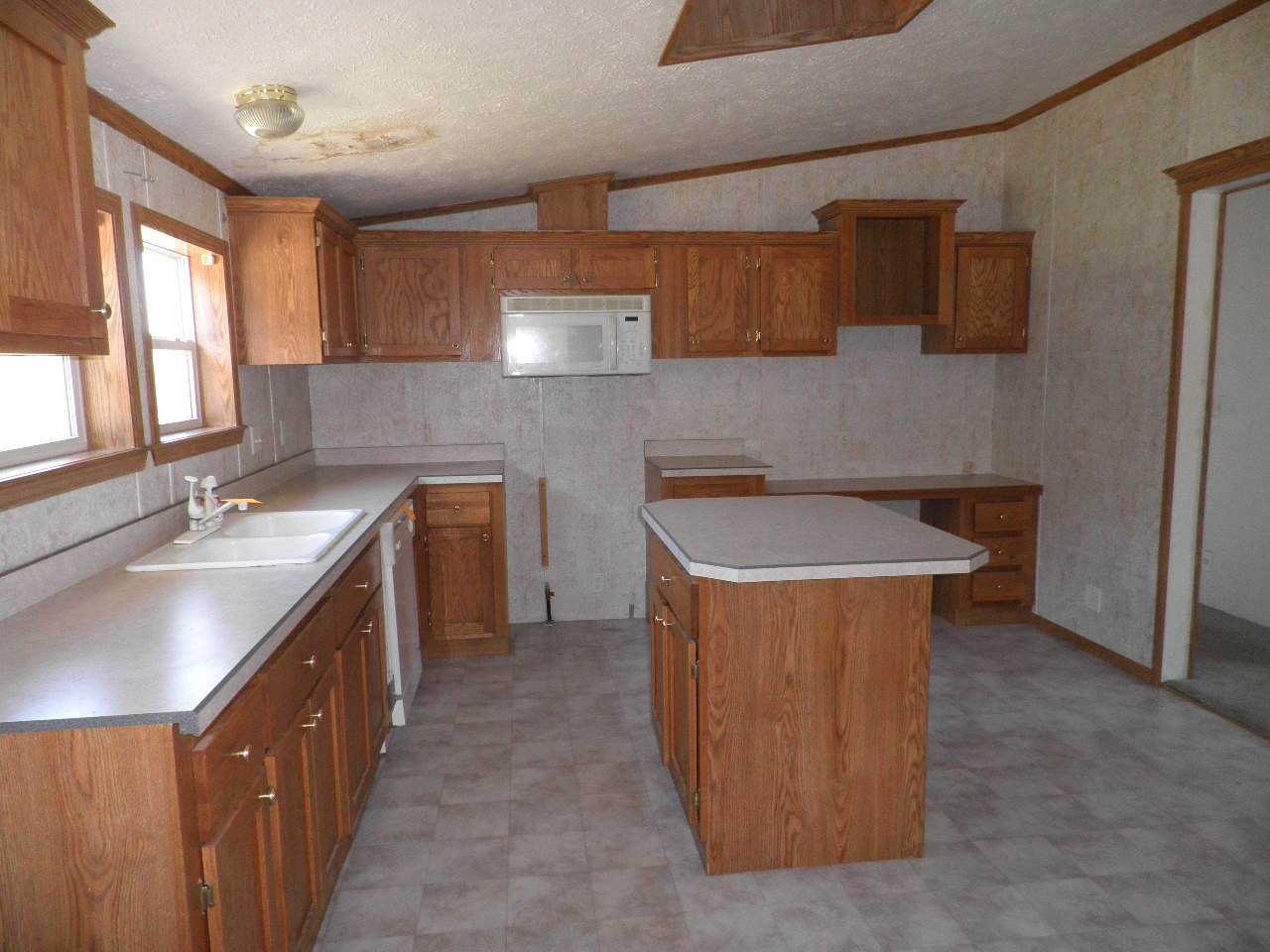 520 SE 12th St, Linton, IN 47441 photo 4