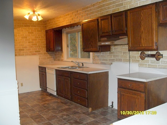 2601 Decamp Ave, Elkhart, IN 46517 photo 3