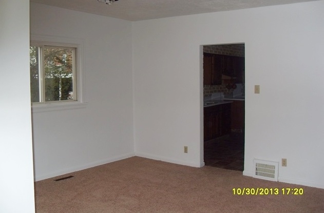 2601 Decamp Ave, Elkhart, IN 46517 photo 2