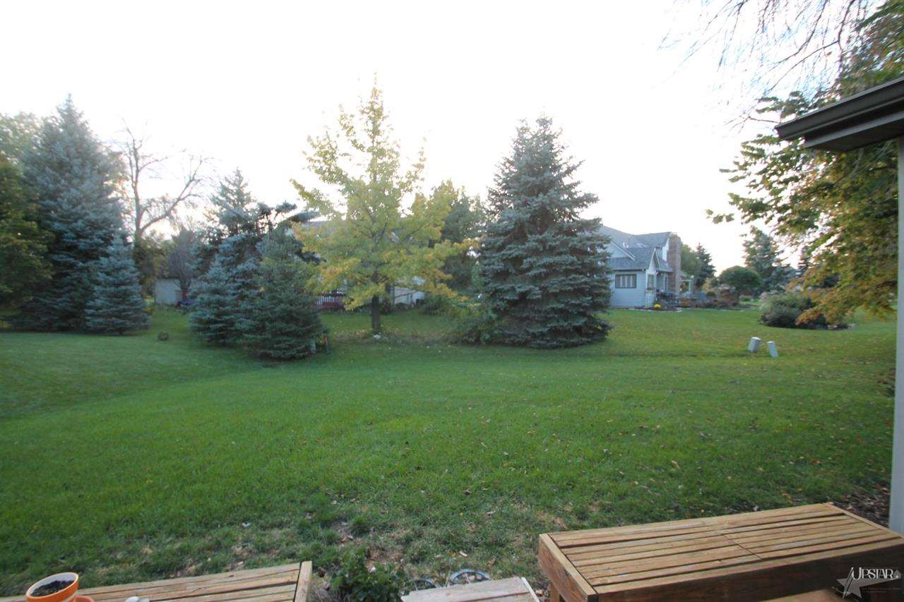 6318 Benham Dr, Fort Wayne, IN 46815 photo 5