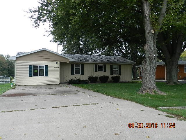 10550 S Bouse Dr, Silver Lake, IN 46982 photo 1